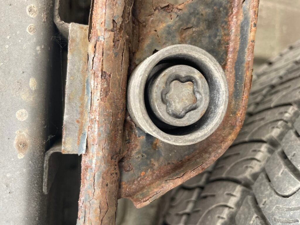 Vauxhall Vivaro wheel locking nut key replacement
