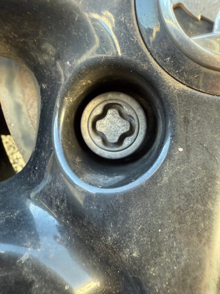 Vauxhall Adam lug nut key