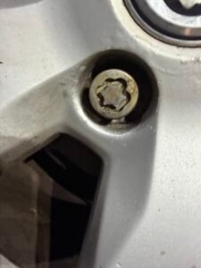 Vauxhall Antara locking lug nut