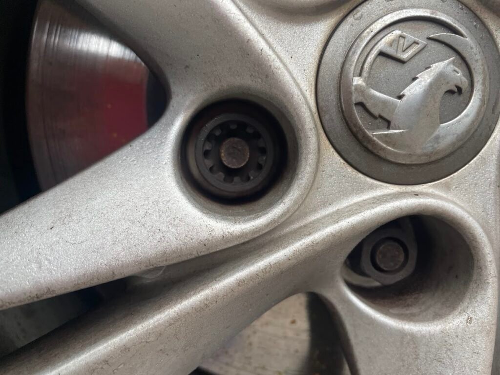 Vauxhall Astra lug nut key