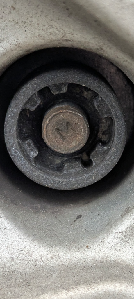 Vauxhall Astra locking wheel nut key