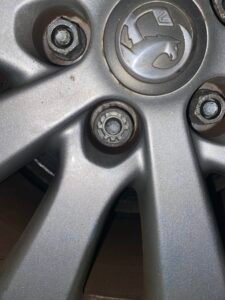 Vauxhall Astra locking lug nut