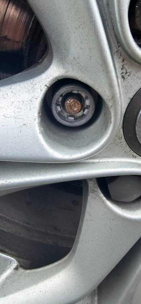 Vauxhall Astra lug nut key