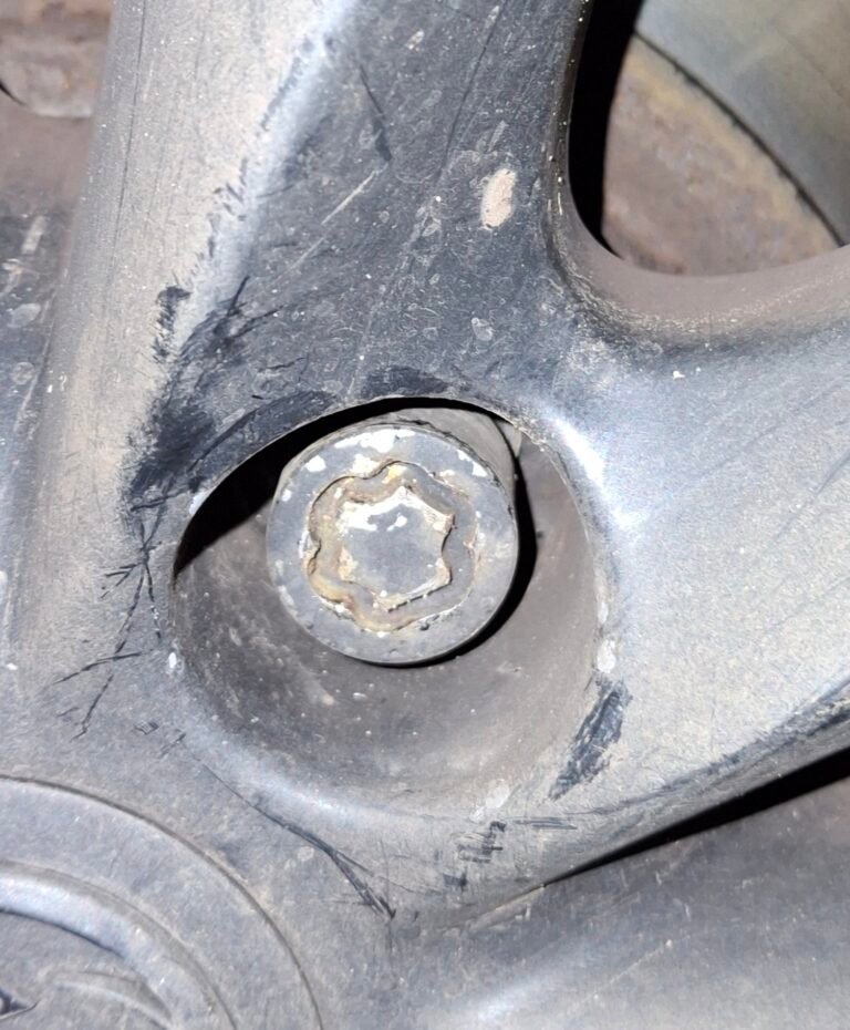 Vauxhall Astra gtc locking wheel nut key