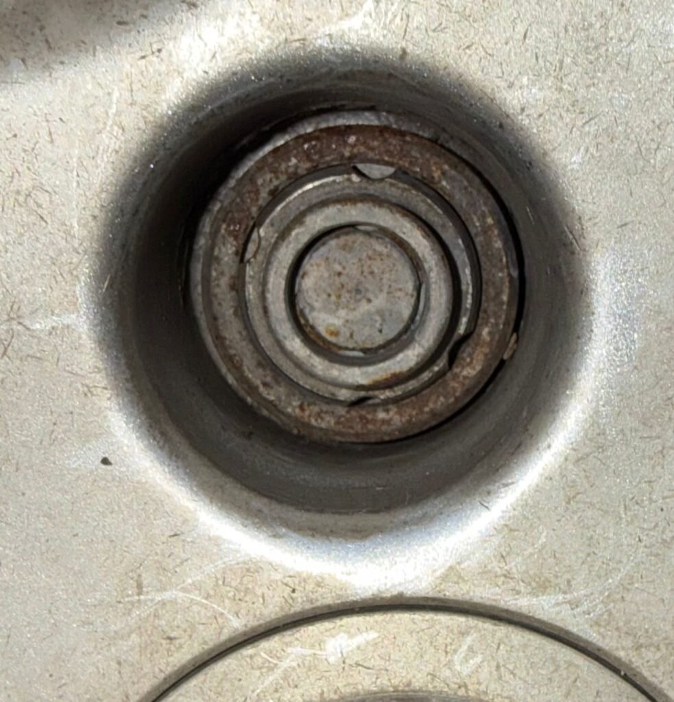 Vauxhall Combo Life wheel locking nut