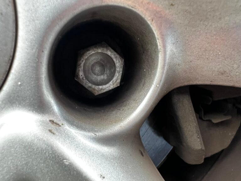 Vauxhall Corsa locking wheel nut