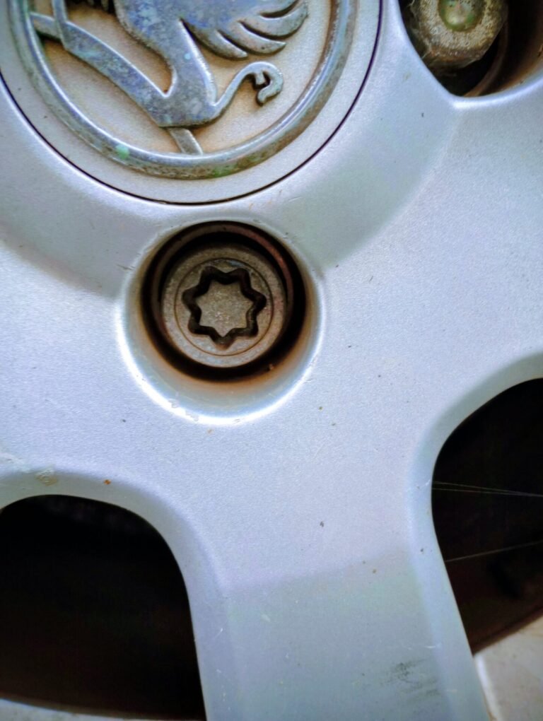 Vauxhall Corsa Breeze locking wheel nut