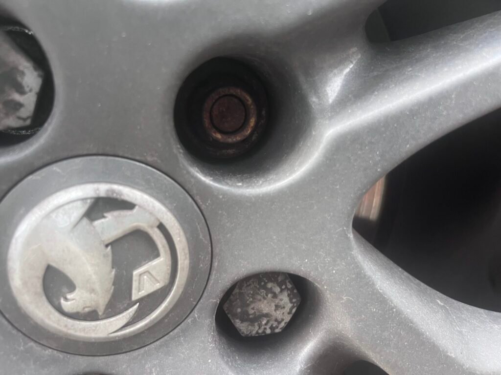 Vauxhall Grandland locking lug nut