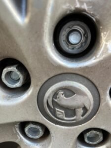 Vauxhall Mokka locking wheel nut key