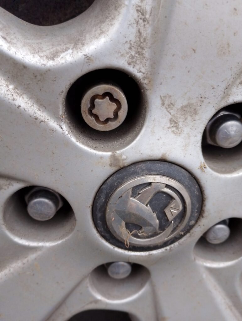 Vauxhall Mokka locking wheel nut key