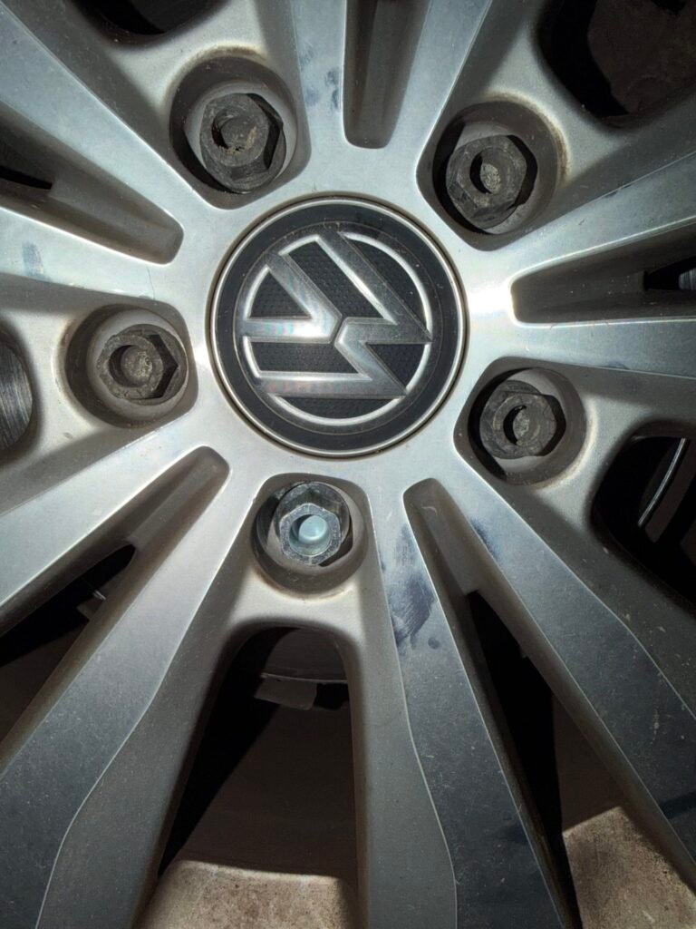 Volkswagen Golf Volkswagen Golf VII 1.0 TSI, 116hk, 2019 wheel locking nut key replacement