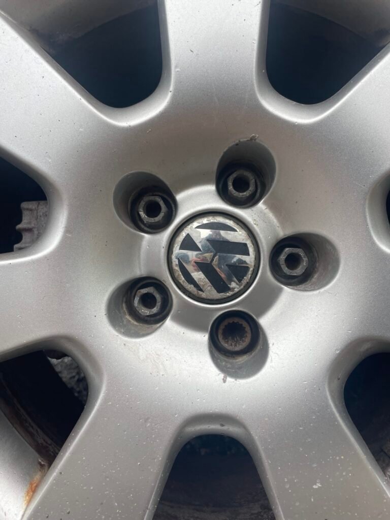 Volkswagen Beetle wheel locking nut key replacement