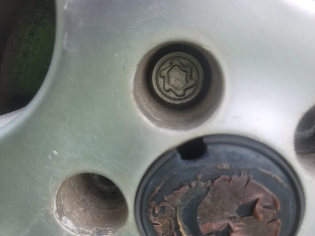 Volkswagen Golf wheel locking nut key replacement