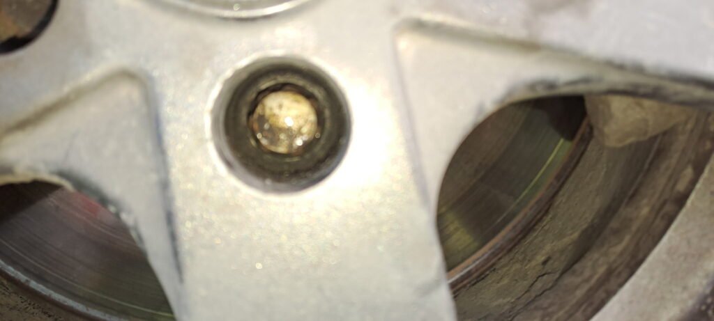 Volkswagen Passat wheel locking nut key replacement