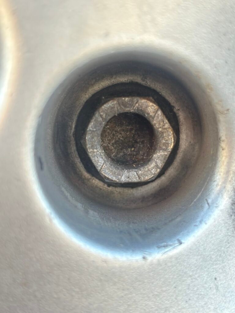 Volkswagen Polo wheel locking nut key replacement