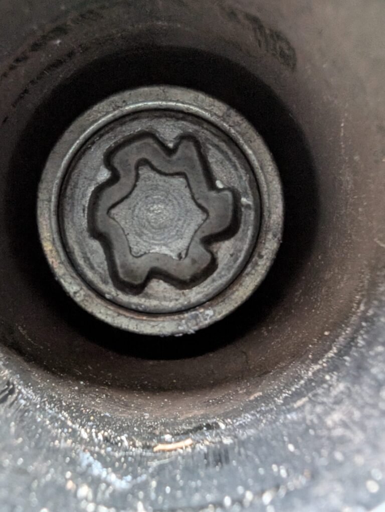 VOLKSWAGEN POLO wheel locking nut key replacement