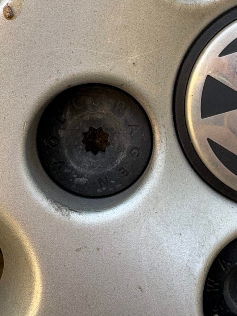 Volkswagen Polo wheel locking nut key replacement