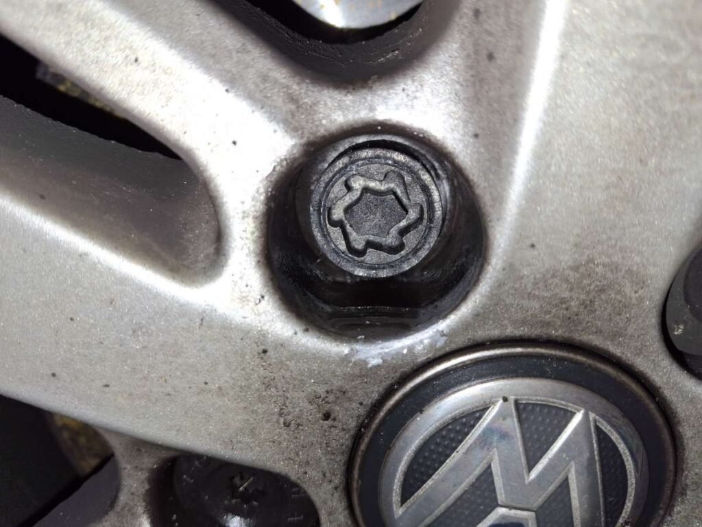 Volkswagen Polo wheel nut key replacement
