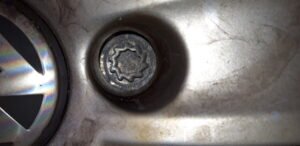 Volkswagen Sharan wheel locking nut