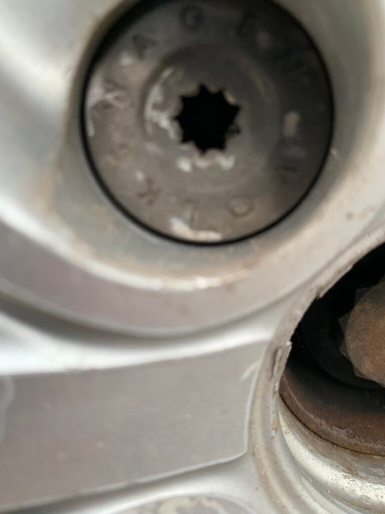 Voltswagon Tiguan wheel nut key replacement
