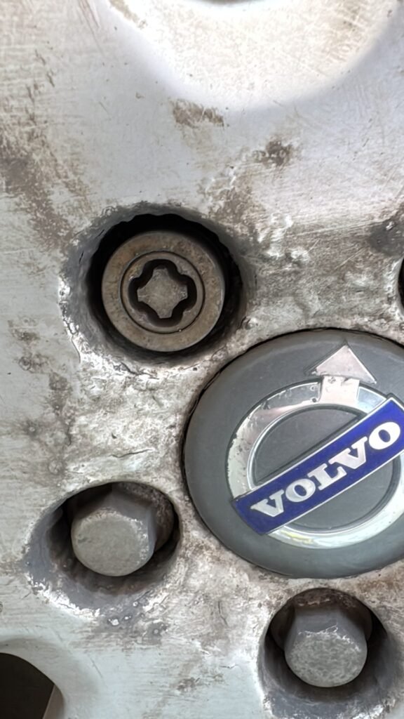 Volvo 140 wheel locking nut key replacement