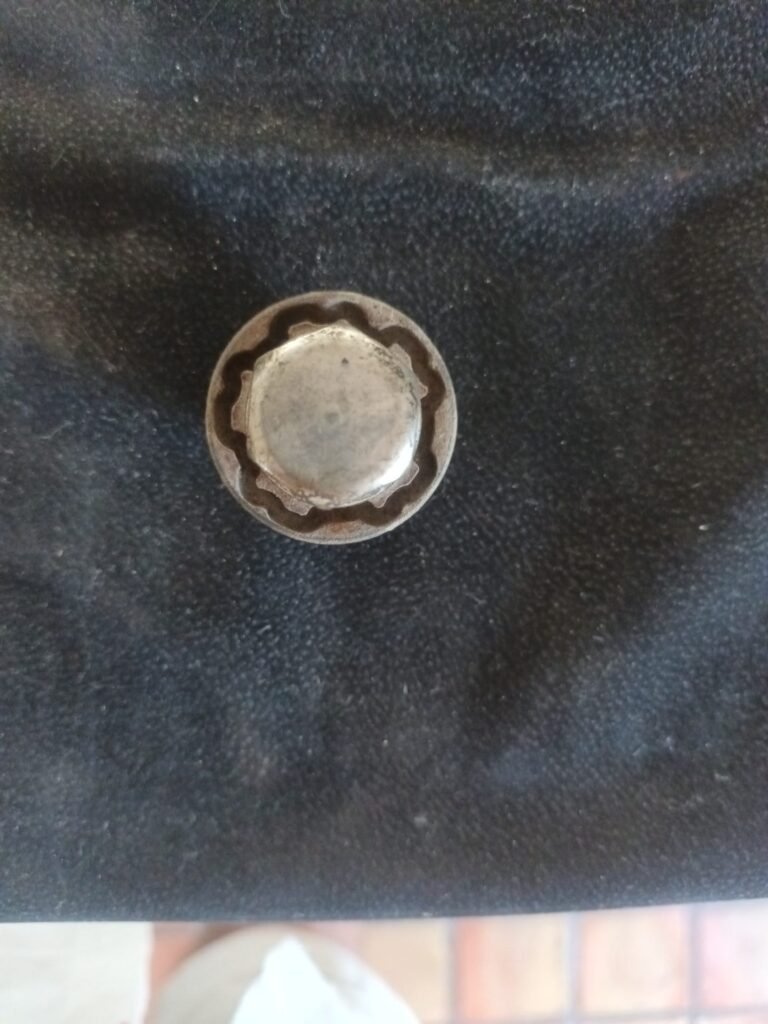 Volvo C30 wheel locking nut key replacement