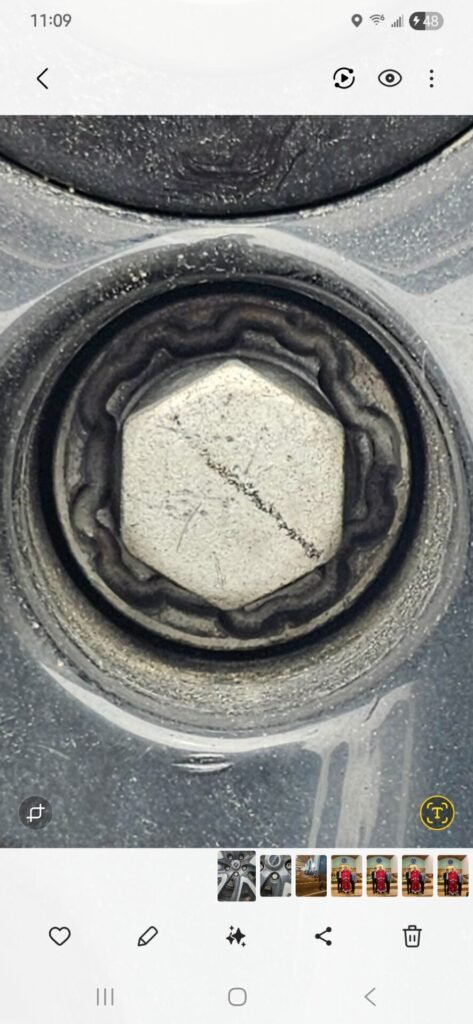 Volvo Ex90 wheel locking nut key replacement