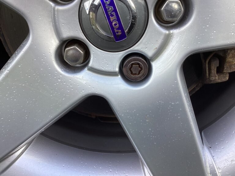 Volvo S40 wheel locking nut key replacement