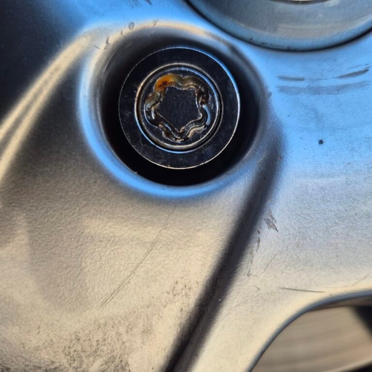 volvo s40 wheel locking nut key replacement