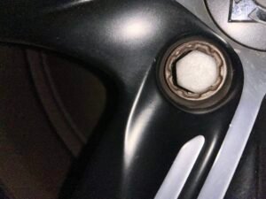 Volvo S90 wheel locking nut key replacement