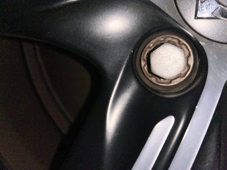 Volvo S90 wheel locking nut key replacement