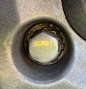 Volvo V40 wheel locking nut key replacement