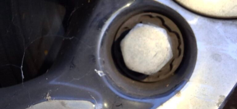 Volvo V60 wheel locking nut key replacement
