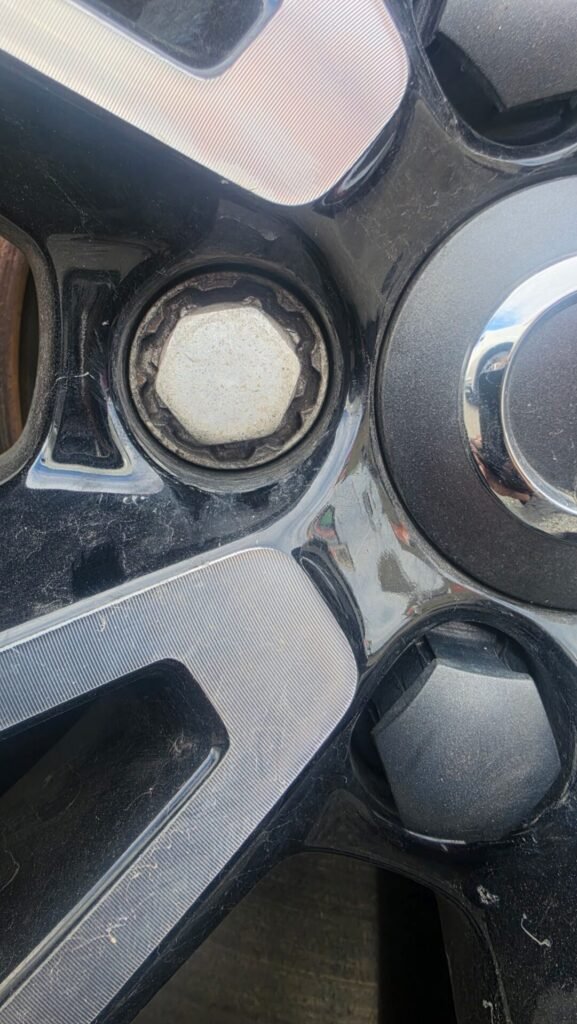 Volvo V60 wheel locking nut key replacement
