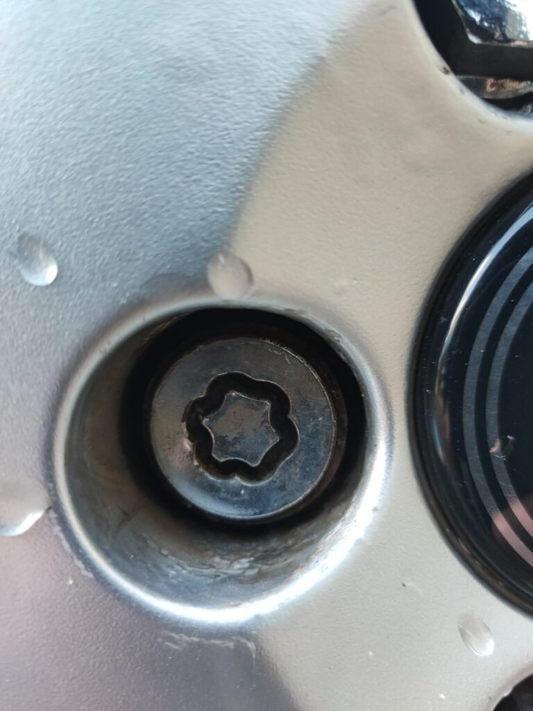 Volvo V70 wheel locking nut key replacement