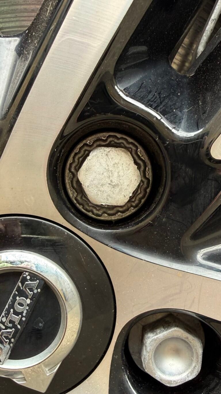 Volvo V90 wheel locking nut key replacement