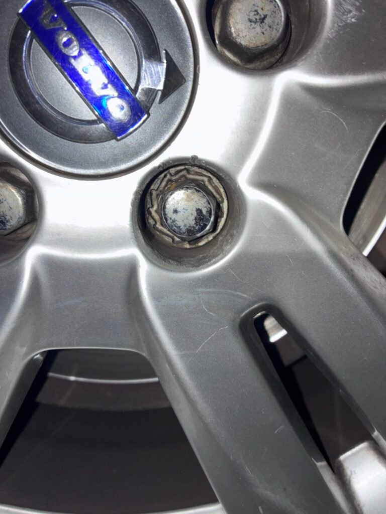 Volvo Volvo s60 D3 2012 boîte auto wheel locking nut key replacement