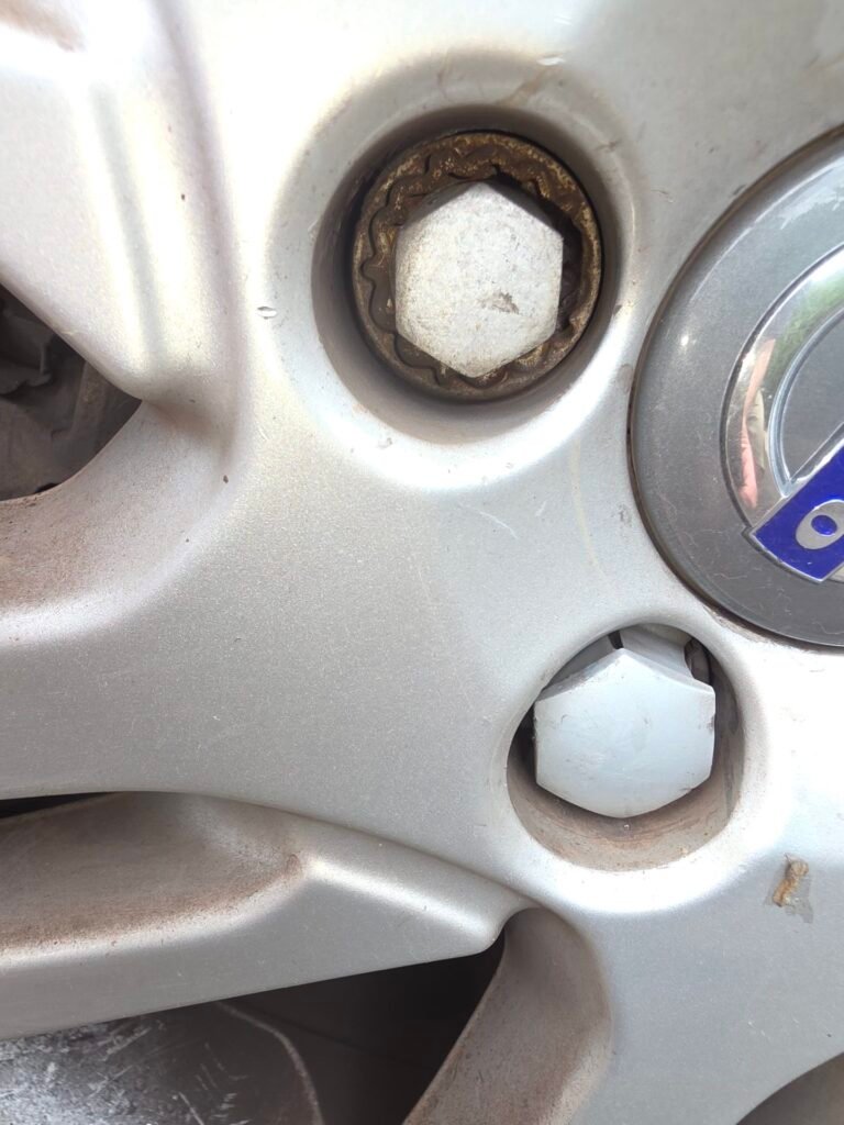 Volvo XC 60 wheel locking nut key replacement
