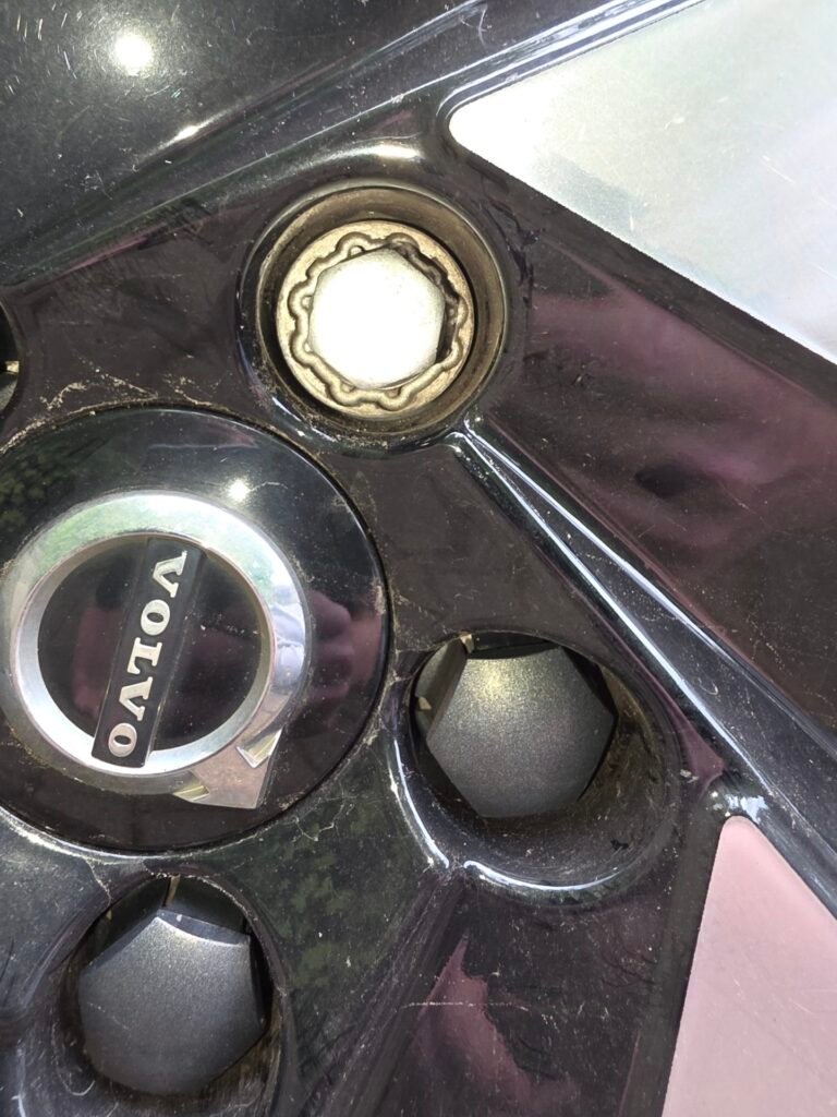 Volvo XC40 wheel locking nut key replacement