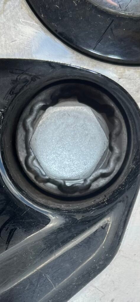 Volvo XC40 wheel locking nut key replacement