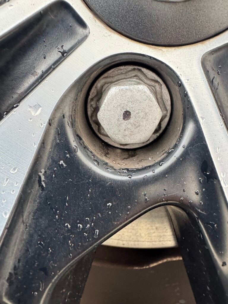 Volvo XC60 wheel locking nut key replacement