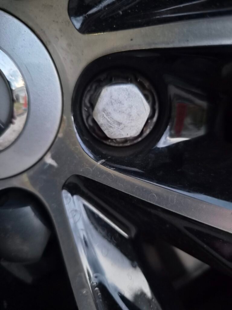 Volvo XC60 wheel locking nut key replacement