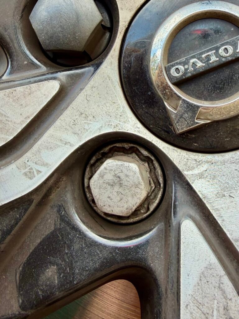 Volvo XC60 wheel locking nut key replacement