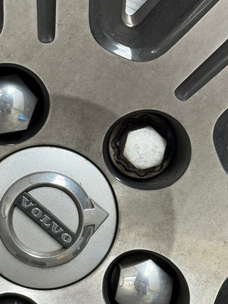 Volvo XC90 wheel locking nut key replacement