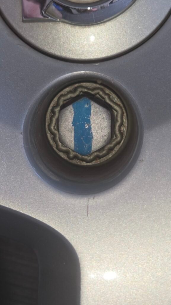 Volvo XC90 wheel locking nut key replacement