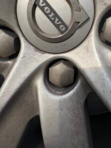 Volvo XC90 T6(320) Momentum 19" (First registration 2015) wheel locking nut key replacement