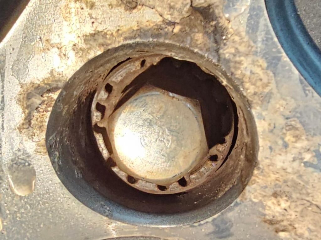 VOLVO V50 lug nut key