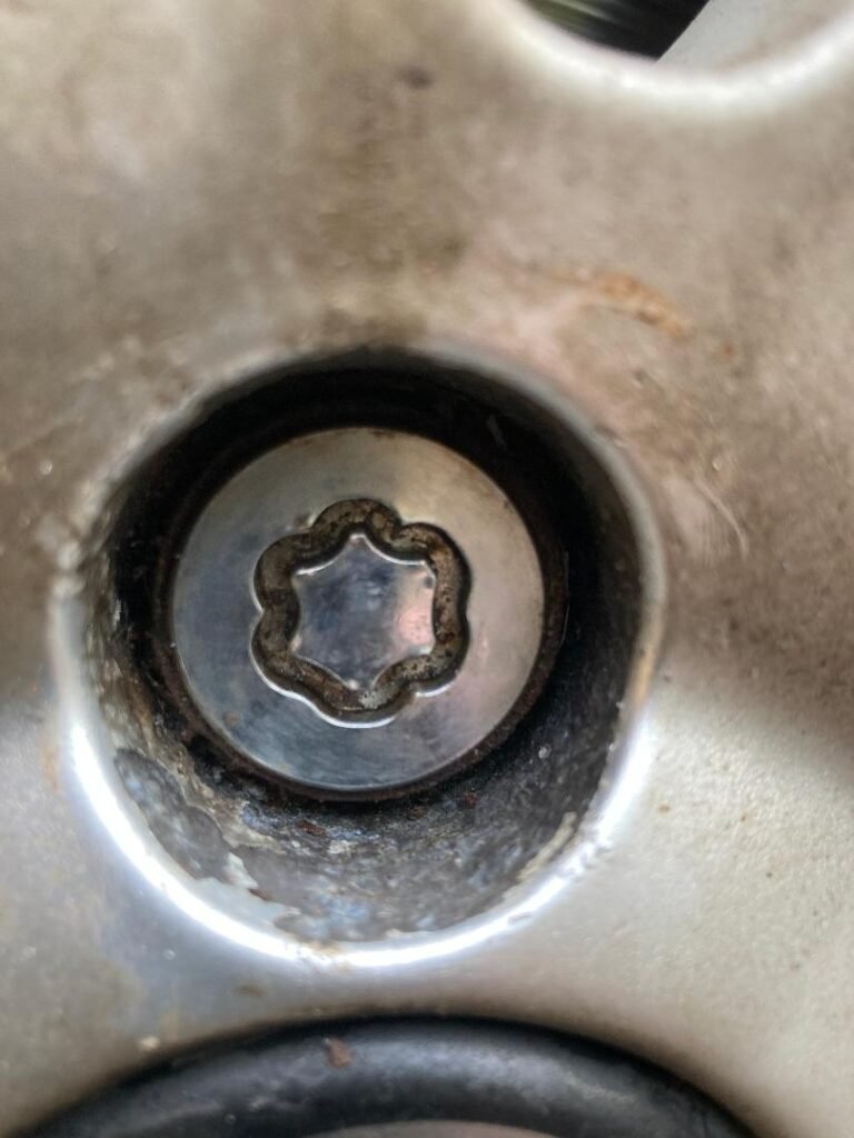 volvo v70 wheel nut key replacement