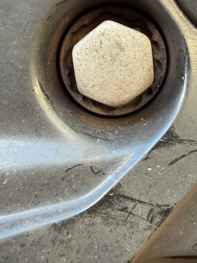 Volvo XC40 wheel locking key