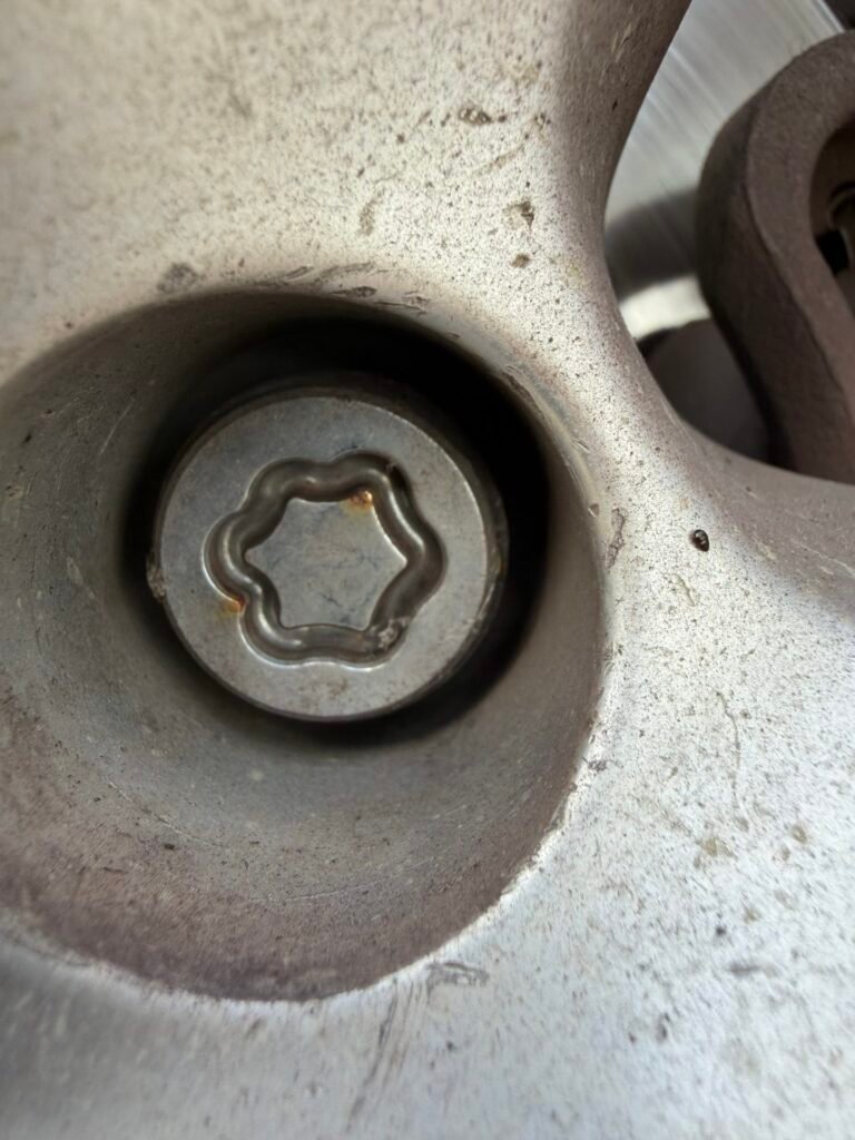 VW Passat 2.0 TDI 2011 wheel locking nut key replacement
